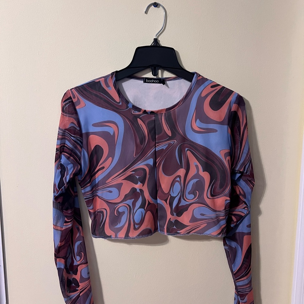 Boohoo Women's Abstract Swirl Long Sleeve Crop Top - Blue and Pink